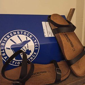 NEVER WORN Birkenstock Daloa sandals Size 40